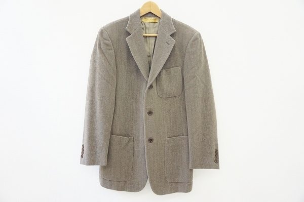 やさしげな風合いが魅力のダナキャランのメンズジャケットを買い取りました