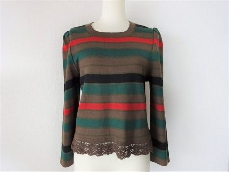 あざやかなボーダー柄が可愛いサイトウトヨコのニットトップスを買い取りました