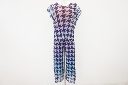 ワンピース風に着られるプリーツプリーズの千鳥格子柄セットアップをお譲りいただきました