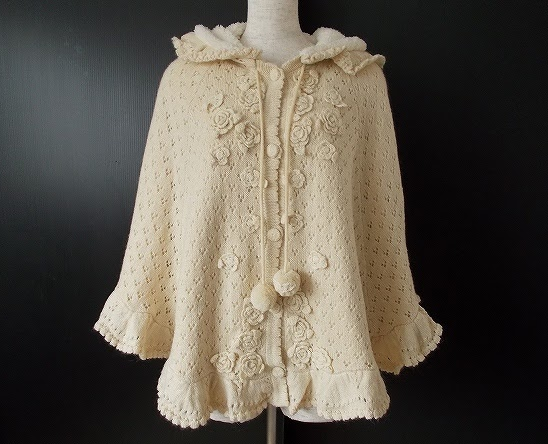 裏ボアで可愛さも暖かさも兼ね備えたピンクハウス PINKHOUSEのポンチョを買取させて頂きました。