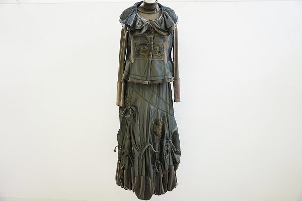 アンティークな雰囲気に一目惚れ、エイココンドウのセットアップを買取いたしました