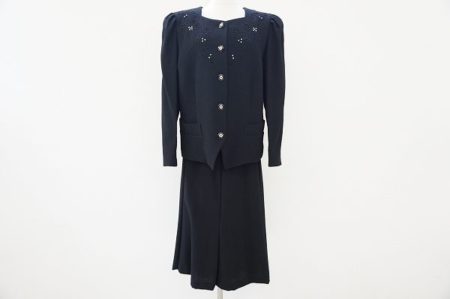 上品な華やかさと煌きがある、レリアンのスーツを買取いたしました