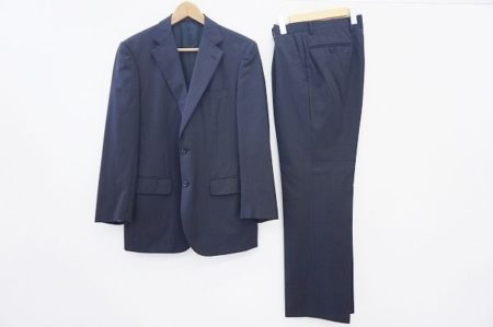 素晴らしい着用感と美しさを実感できるサビルロウのスーツを買取いたしました