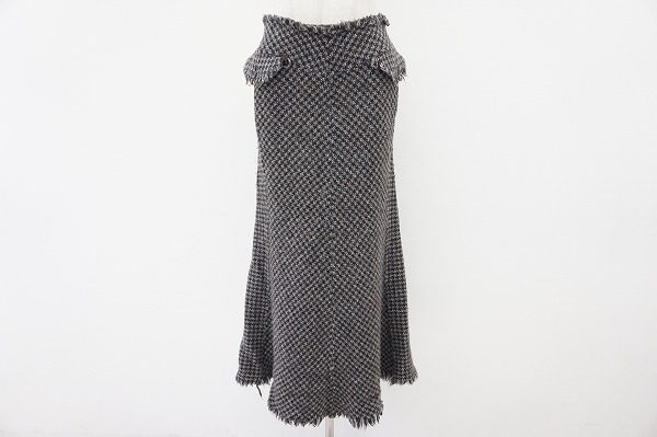 二度美味しい女性らしいラインを楽しめる、ジュンヤワタナベコムデギャルソンのスカートを買取いたしました