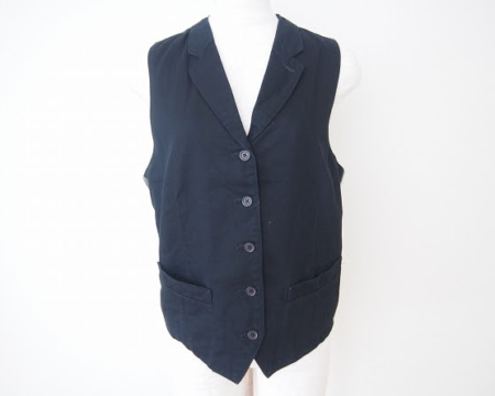 甘さ控えめでもおしゃれなピンクハウス PINKHOUSEのベストを買取させて頂きました。