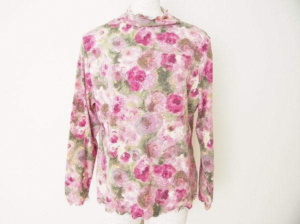 見惚れるほどのバラ柄の美しさ、バラ色の暮しのカットソーを買取いたしました