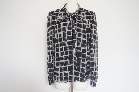 手描き風プリントが目をひく、ジュンアシダのブラウスを買取いたしました