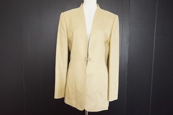 綺麗なクリームイエロー色のジュンアシダのジャケットをお譲りいただきました