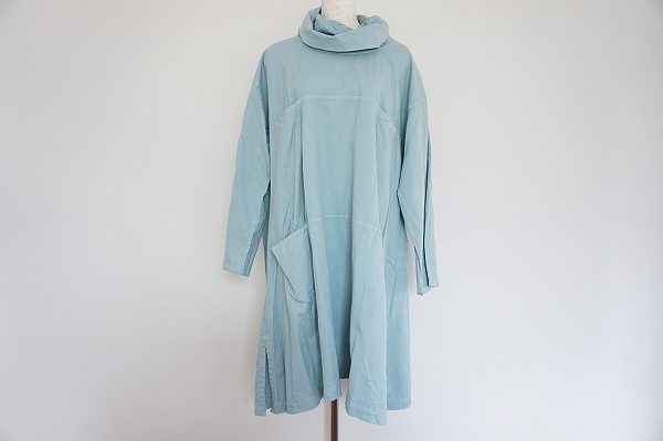 シンプルななかに動きのあるヤッコマリカルドのワンピースを買取いたしました