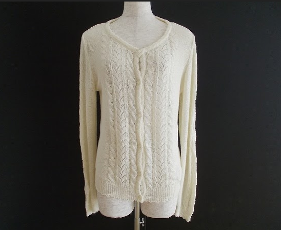 くすみ等の年齢肌の悩みを吹き飛ばしてくれすオフホワイトは着回し力も抜群！ピンクハウス PINKHOUSEの長袖ニットカーディガンを買取させて頂きました。