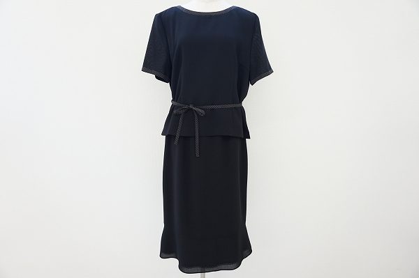 着るだけで美しいスタイルに見せる、レリアンのスーツを買取いたしました