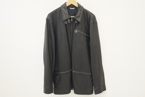 秀逸なデザインが目を引くジャンフランコフェレのレザージャケットを買い取りました