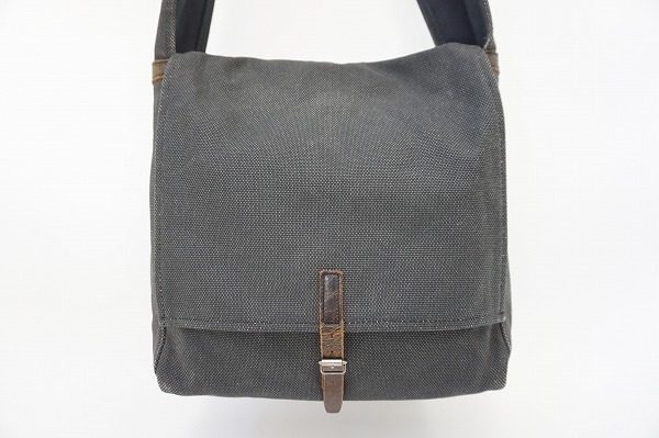 ユニセックスで普段使いからアウトドアまで活躍、コルソコモ コムデギャルソンのショルダーバッグを買取いたしました