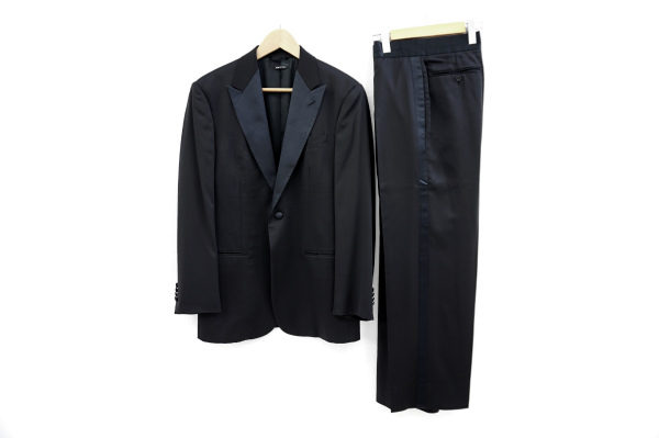 上品な紳士スタイルに!ジョルジオアルマーニのタキシードを買い取りました