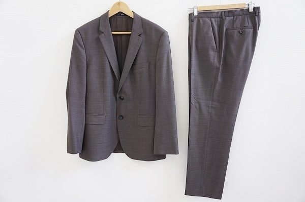 洗練された美シルエットのヒューゴボスのシングルスーツを買い取りました