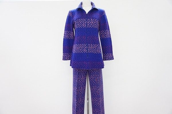 肉厚なニット生地でほっこり。斉藤都世子のセットアップを買取いたしました