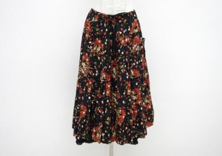 いちご柄の赤が可愛く華やかなピンクハウス PINKHOUSEのスカートを買取させて頂きました。