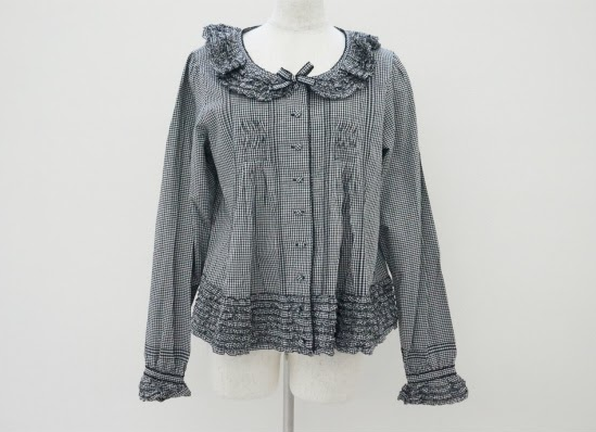 細かいギンガムチェックが大人可愛いピンクハウス PINKHOUSEのフリルブラウスを買取させて頂きました。