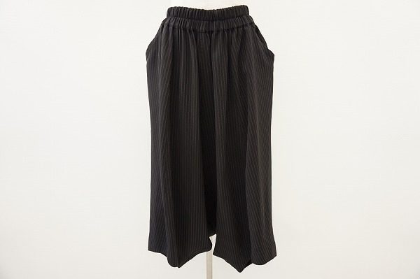 ワイドシルエットで今っぽく着用できるモユルセンソユニコのパンツを買い取りました