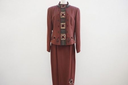 上質感とデザイン性の高さのバランス整った、ノンノンドールのスーツを買取いたしました