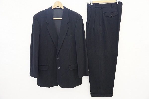 気品の漂うブラック!パパスのシングルスーツを買い取りました