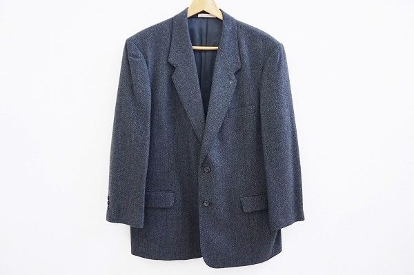 上品なヘリンボーンパターンのパパスのジャケットを買い取りました