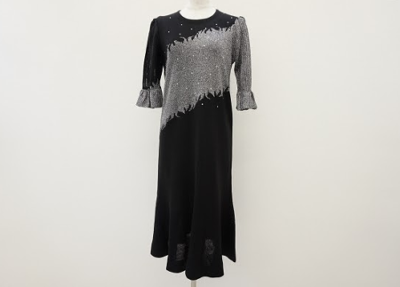 斉藤都世子の半袖ニット美品ワンピースを買取させて頂きました。