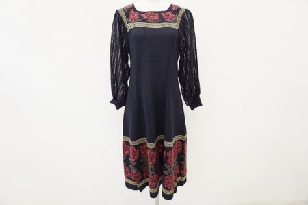 上品に女性らしくセクシーに決まる、斉藤都世子のワンピースを買取いたしました