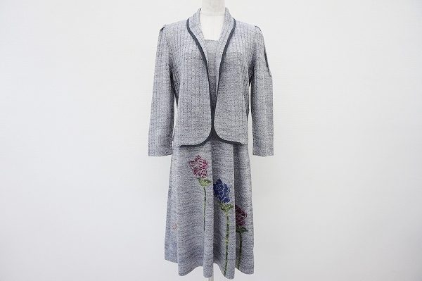 エレガントできちんと感バッチリ、斉藤都世子のセットアップを買取いたしました