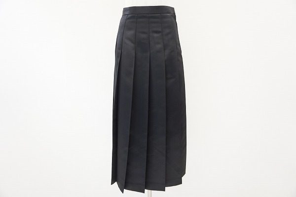 大きめプリーツが新鮮なコムデギャルソンのプリーツスカートをお譲りいただきました