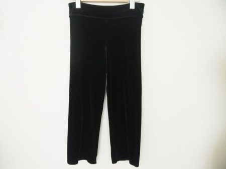 上品なベロアでできたフォクシーのスラックスを買い取りました