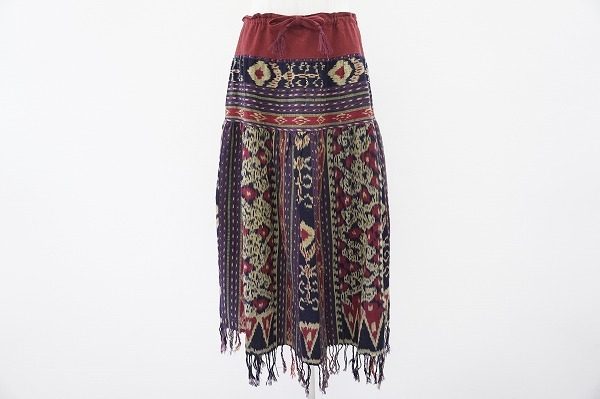 新鮮なエスニック柄、ワンダフルワールドのスカートを買取いたしました