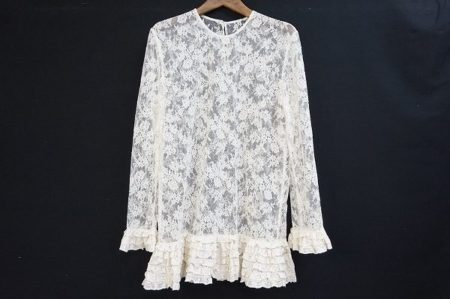 たっぷりフリルが可愛い！ピンクハウスのレーシィトップスをお譲りいただきました