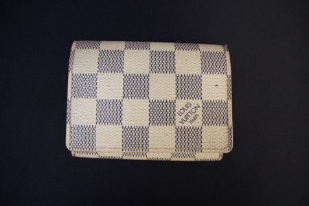 お家でのカード整理にも！ルイヴィトンの名刺入れを買い取りました