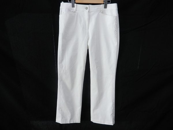 スポーティなレオナールのホワイトボトムスを買い取りました