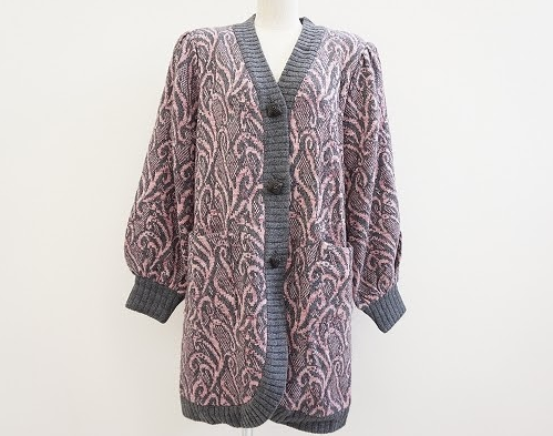 グレー×ピンク美品カーディガン!斉藤都世子