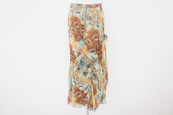 あざやかな色が美しいエイココンドウのロングスカートを買い取りました