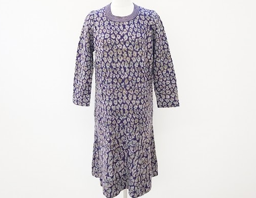 紫×緑×ピンクの三色が相性抜群!総柄で華やかな斉藤都世子のニットワンピースを買取させて頂きました。