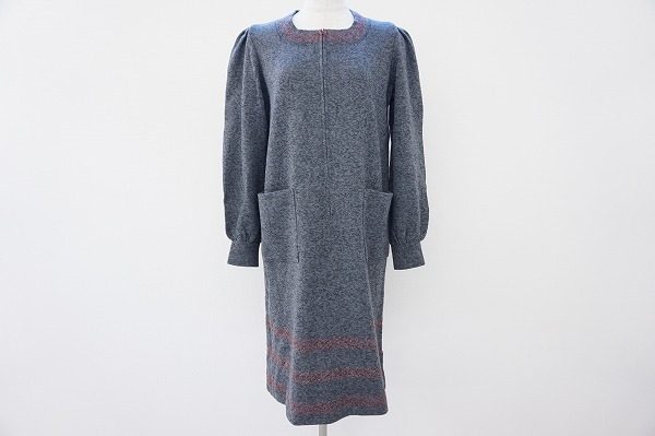 ピンクのラインが女性らしい、斉藤都世子のニットワンピースを買取いたしました