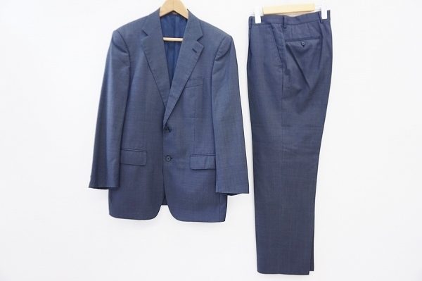 ベーシックに使えるサビルロウのシングルスーツをお譲りいただきました
