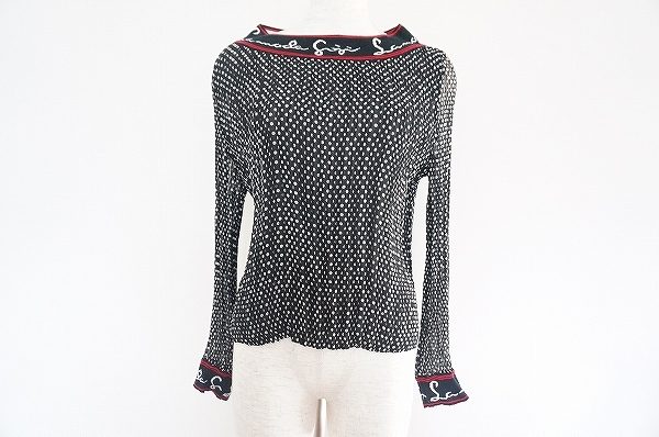 繊細なデザインの伊太利屋のプリーツカットソーを買い取りました