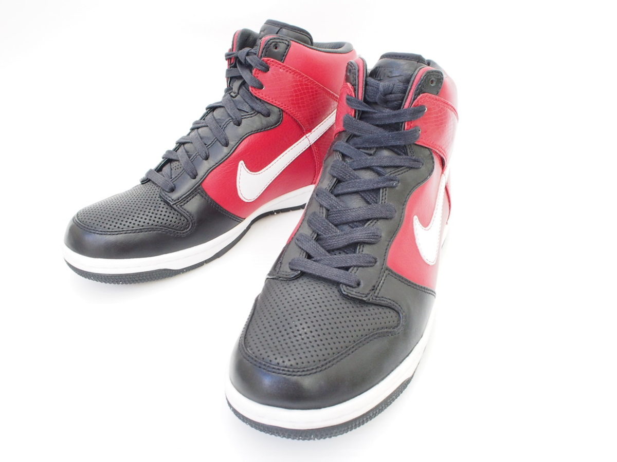 ナイキの定番！DUNK HIGH SUPREMEを買い取りました