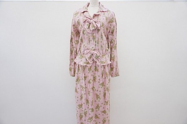 甘めな要素がいっぱい詰まったピンクハウスのセットアップを買い取りました