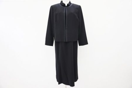 フォーマルシーンにぴったりのレリアンのワンピーススーツをお譲りいただきました