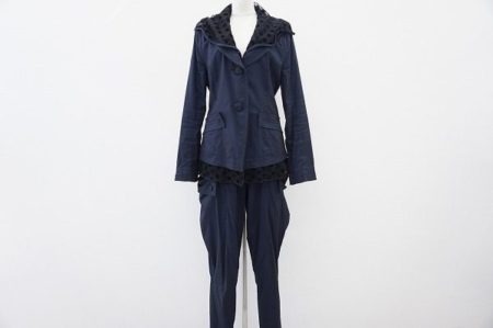 ふんわり感が新しいエイココンドウのレディーススーツを買い取りました