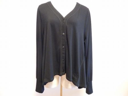 エイココンドウの変形Vネックカーディガンを買い取りました