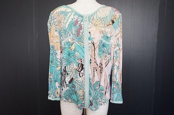 パステル系のカラーリングが素敵な伊太利屋のカーディガンを買い取りました