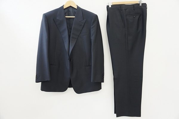 スタイリッシュなラペルに釘付け！銀座英国屋のスーツを買い取りました