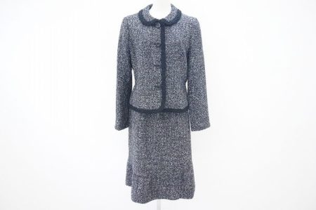 丸襟が可憐なレリアンのレディーススーツを買い取りました