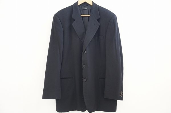長身の男性にもおすすめの長め丈!ジョルジオアルマーニのブラックジャケットをお譲りいただきました